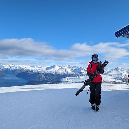 Luxurious 5-Bedroom Mountain Chalet With Sauna, Panoramic Views, And Two Full Bathrooms Stranda  Kültér fotó