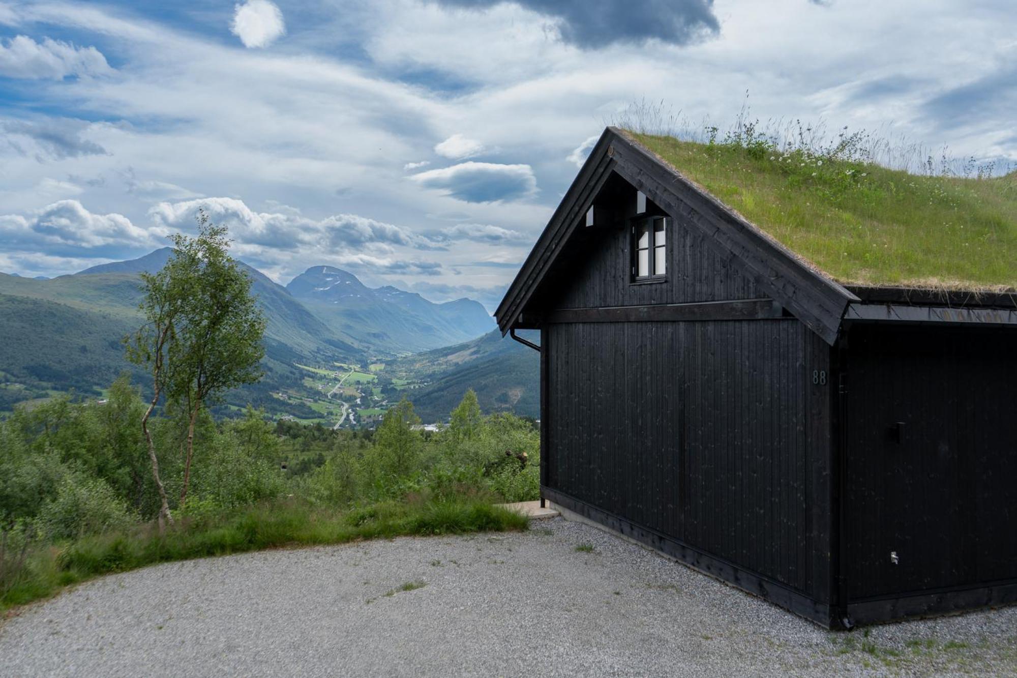 Luxurious 5-Bedroom Mountain Chalet With Sauna, Panoramic Views, And Two Full Bathrooms Stranda  Kültér fotó